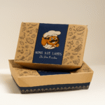 Lunch box kraft dengan desain custom printing, kemasan makanan ramah lingkungan dan berkelas.